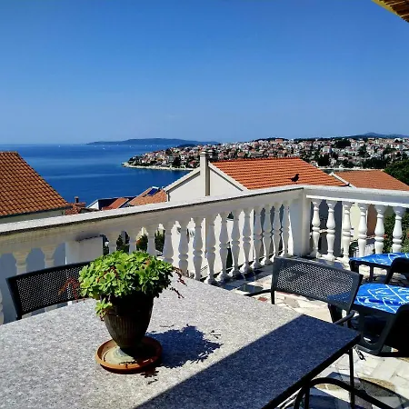 Grande Vista - Spacious 3 Bedroom With Large Terrace And Fantastic Sea View Apartamento Trogir