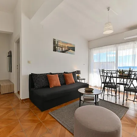 Apartman Grande Vista - Spacious 3 Bedroom With Large Terrace And Fantastic Sea View Trogir