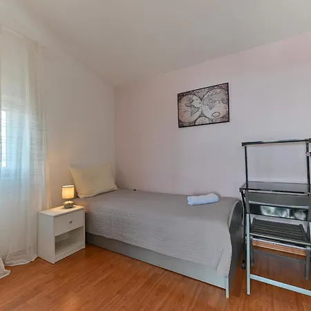 Grande Vista - Spacious 3 Bedroom With Large Terrace And Fantastic Sea View Apartman