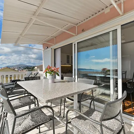 Grande Vista - Spacious 3 Bedroom With Large Terrace And Fantastic Sea View Apartman Trogir